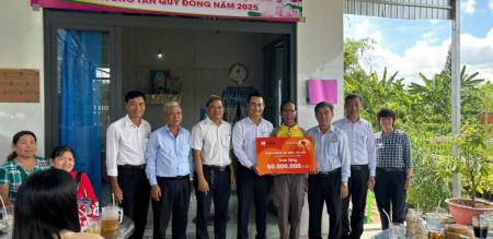 Tổ chức lễ bàn giao Nhà “Đại Đoàn Kết” tại phường Tân Quy Đông Tổ chức lễ bàn giao Nhà “Đại Đoàn Kết” tại phường Tân Quy Đông